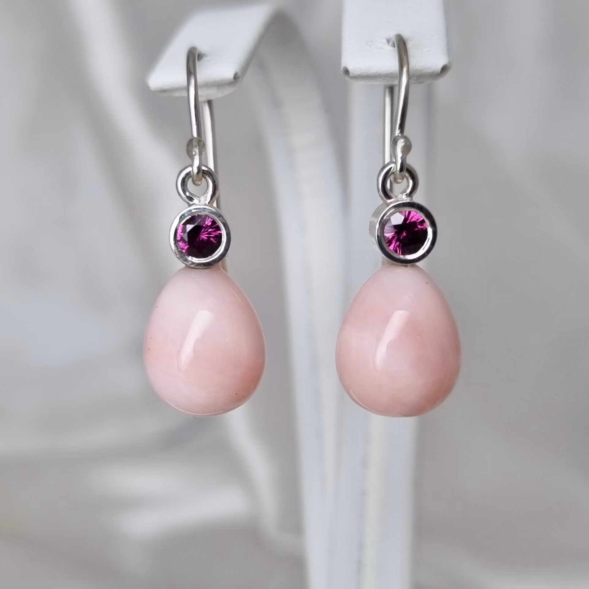 Grape Garnet & Pink Opal - silverörhängen