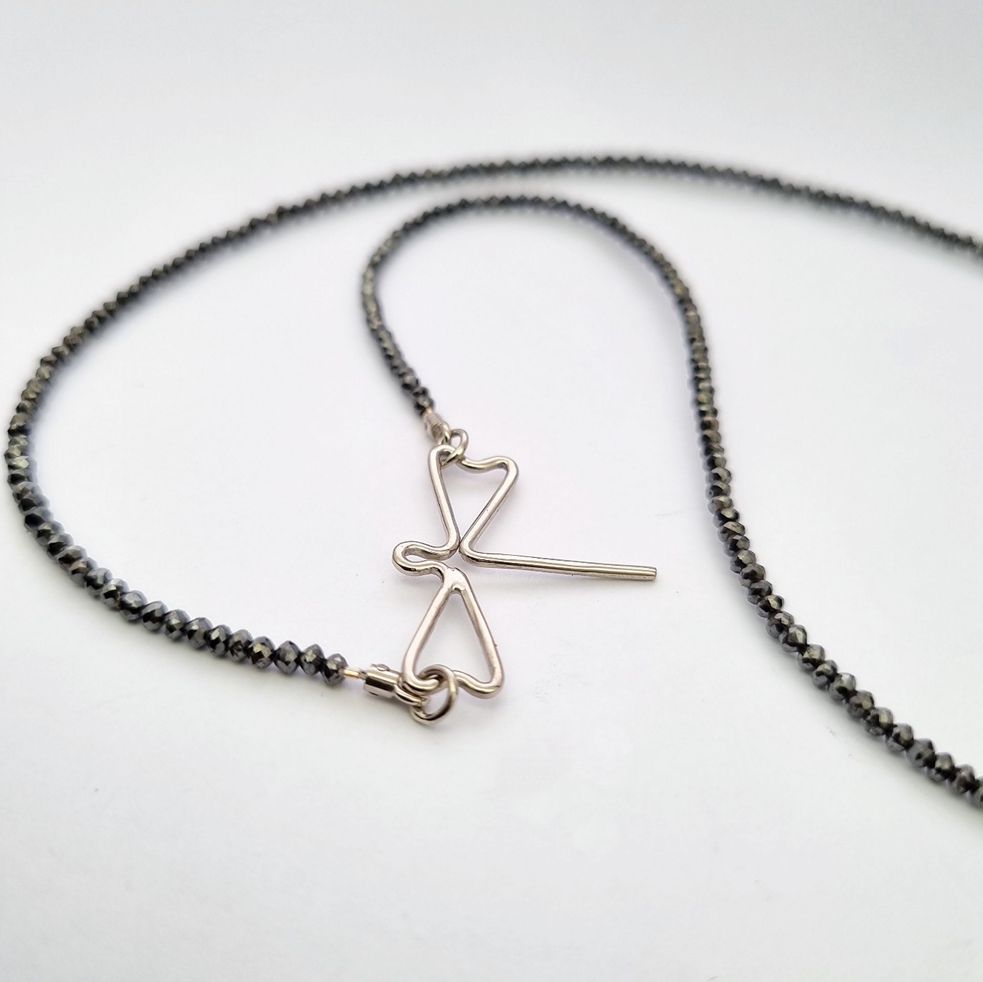 Svartgnister 18,37 ct- Diamantcollier 45 cm