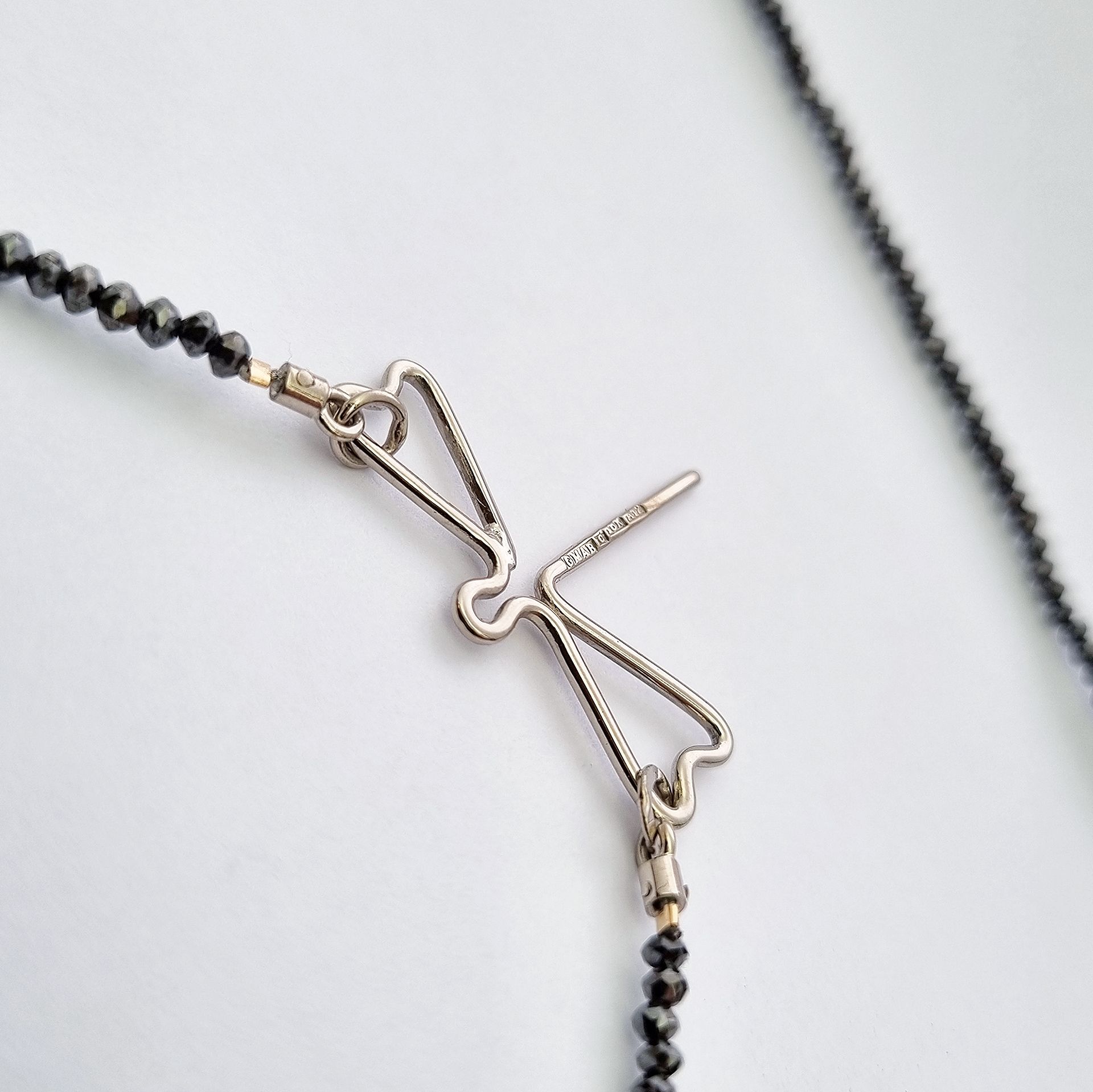 Svartgnister 18,37 ct- Diamantcollier 45 cm