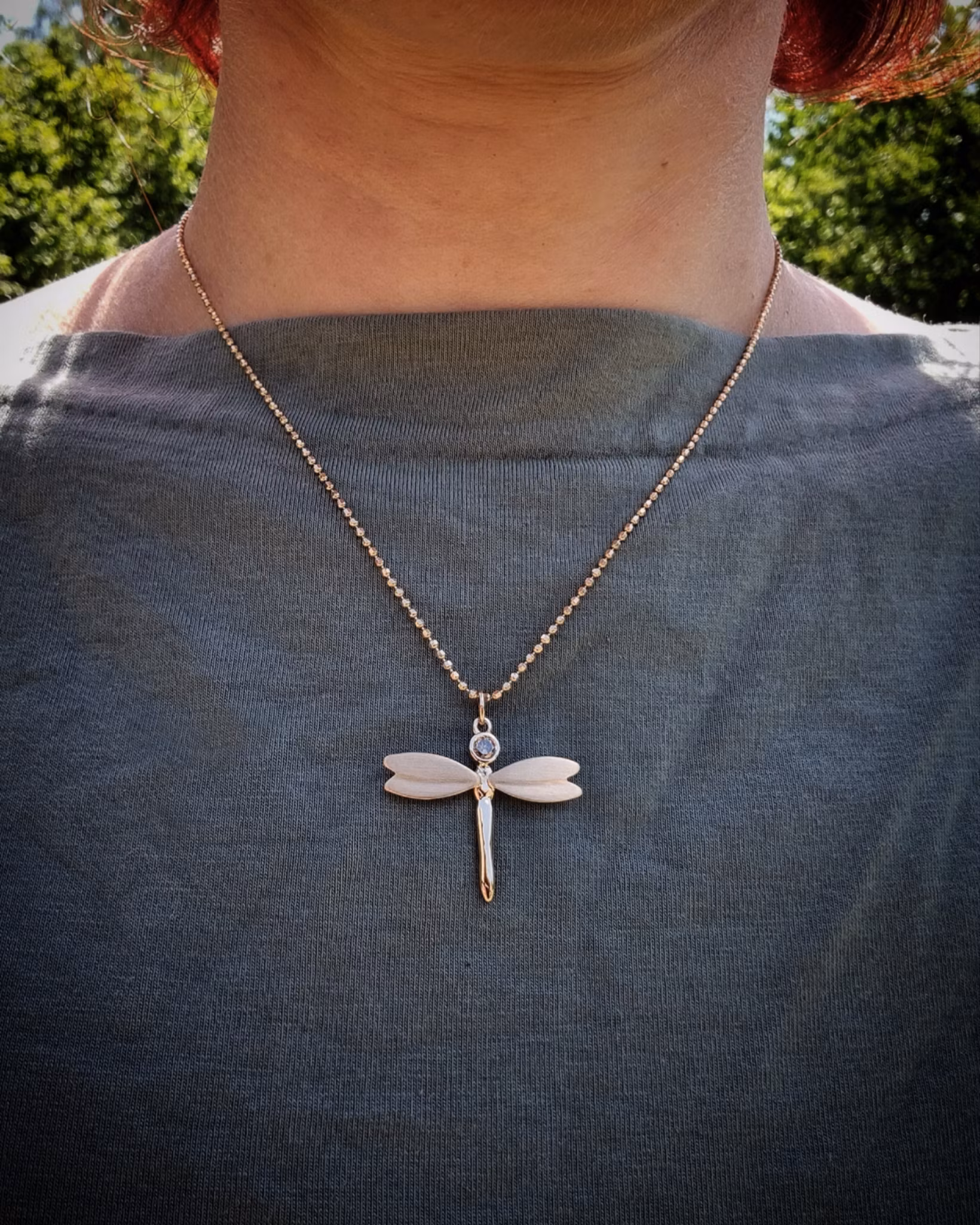 Trollslända med coffeediamant 0,17ct- 18K guld & briljanthänge