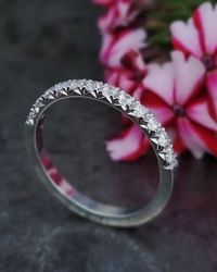 Klassisk alliansring fishtail - handgjord i 18K
