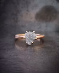 Precious Raw - 18K rådiamantring 2,13 ct
