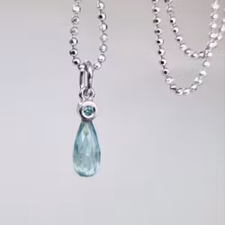 Sommarhimmel - Turmalin & diamanthänge i 18K vg