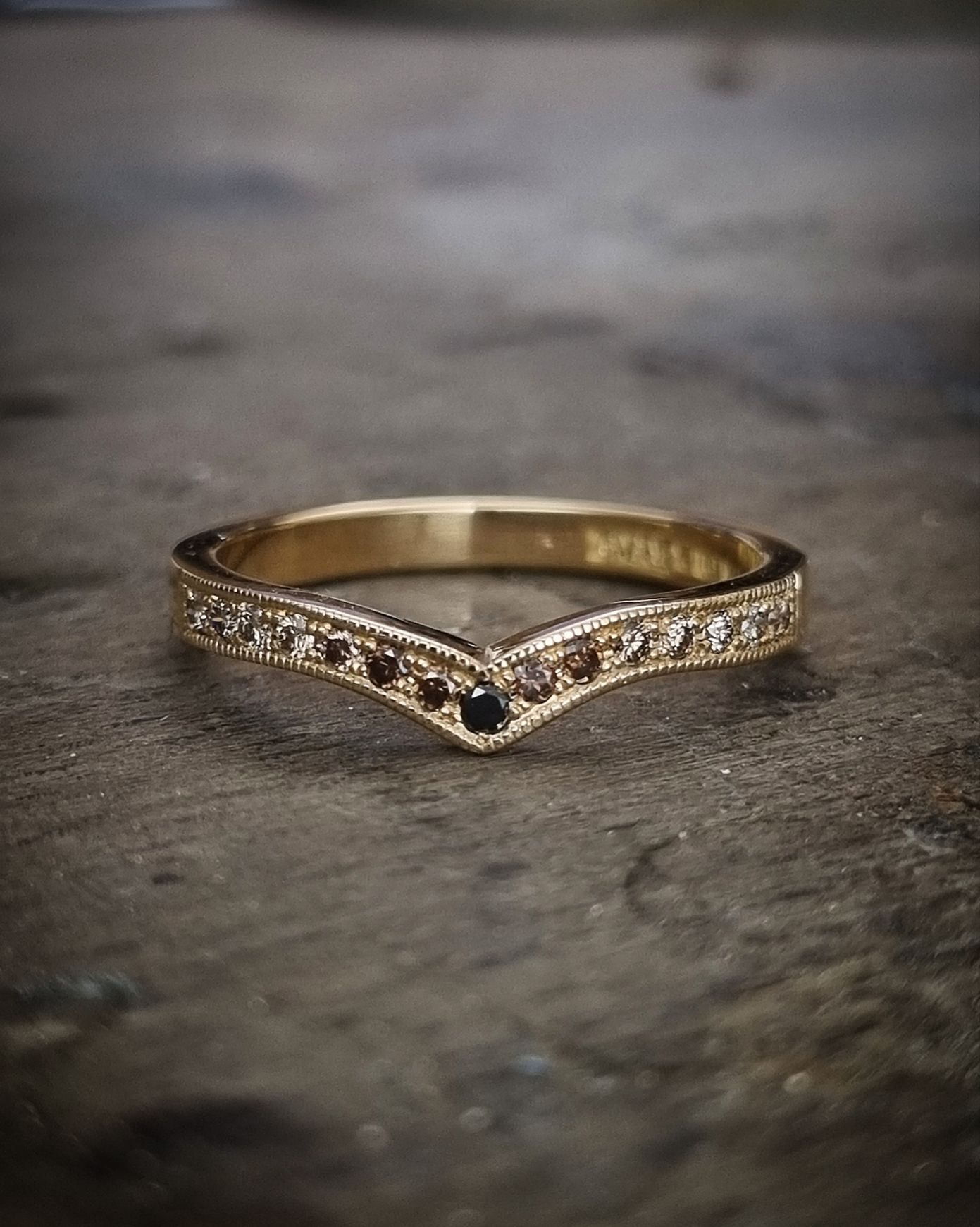 Choklad & Champagne - Diamantring i 18K