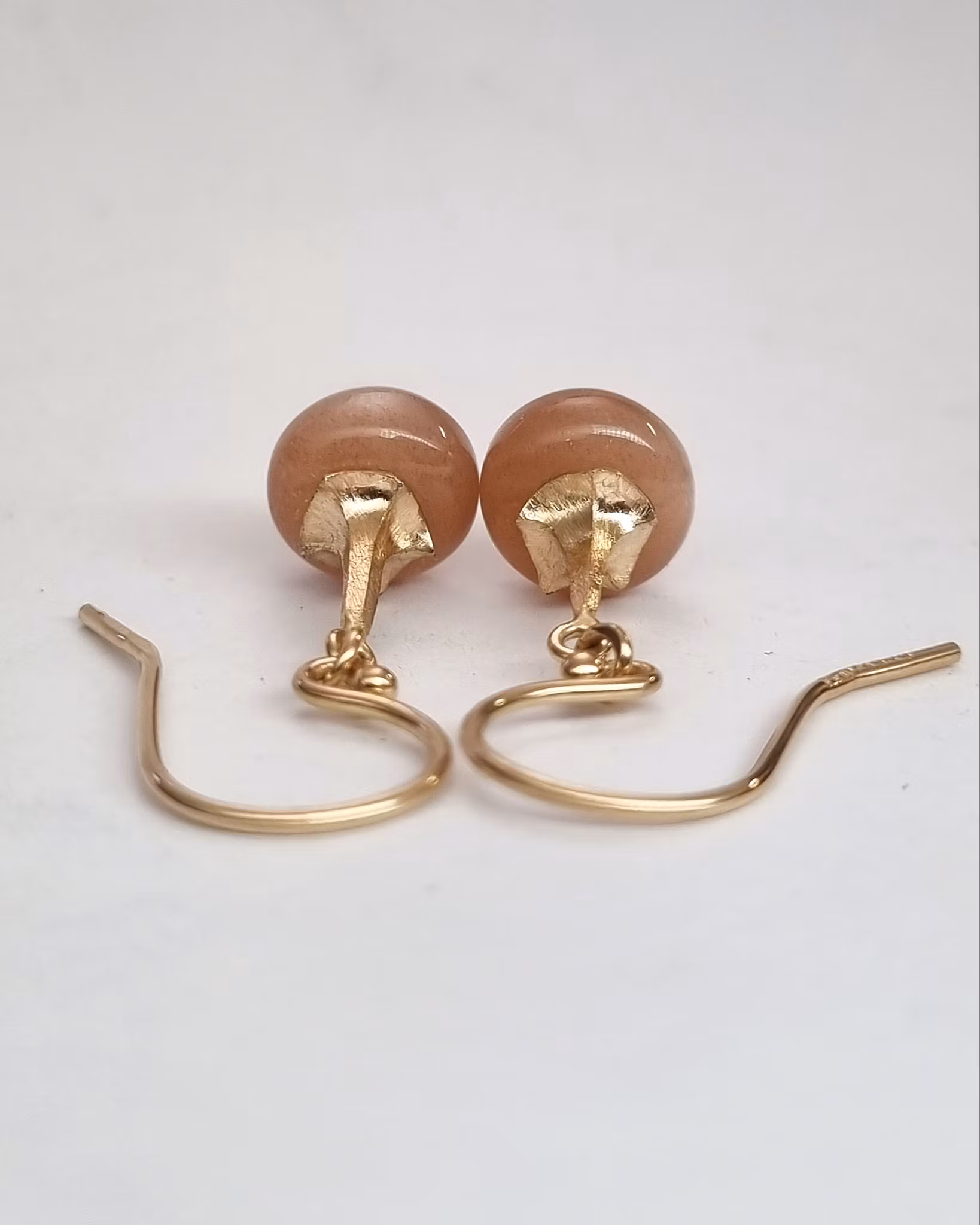 Änglatrumpet med Rosa Månsten - örhängen i 18K guld