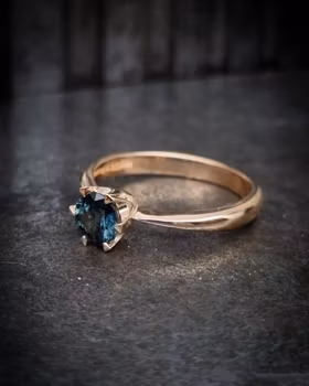 Princess Teal - Safirring i 18K