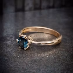 Princess Teal - Safirring i 18K