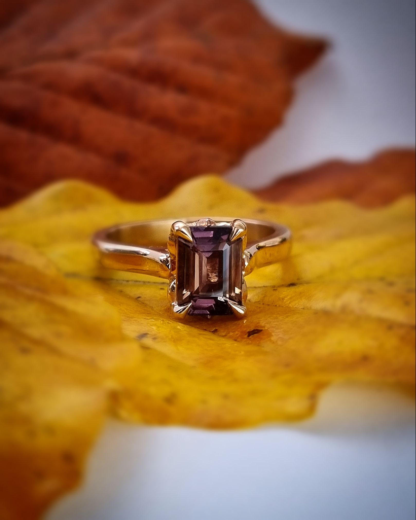 Solitär med kaffebrun Safir 2.06 carat