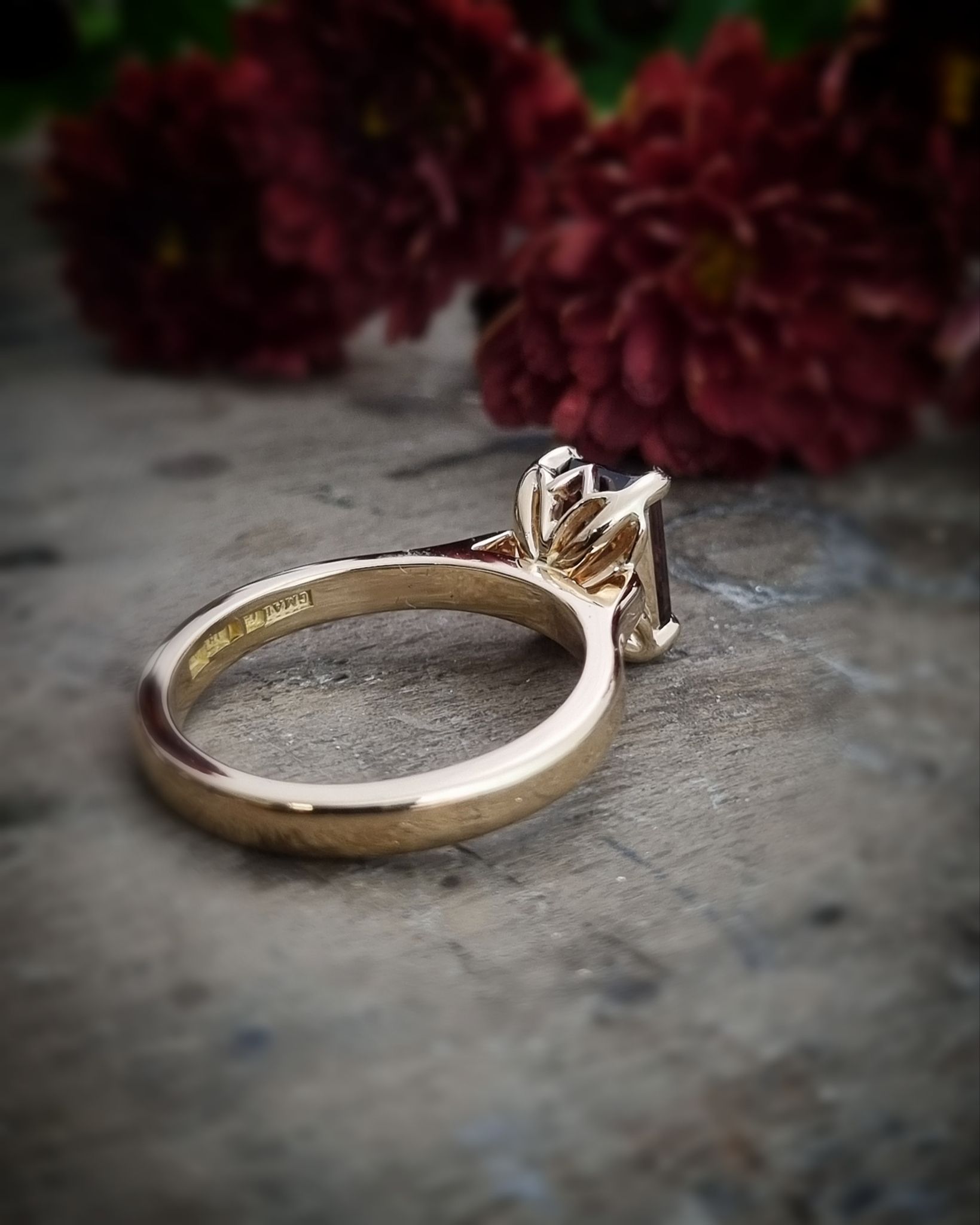 Solitär med kaffebrun Safir 2.06 carat