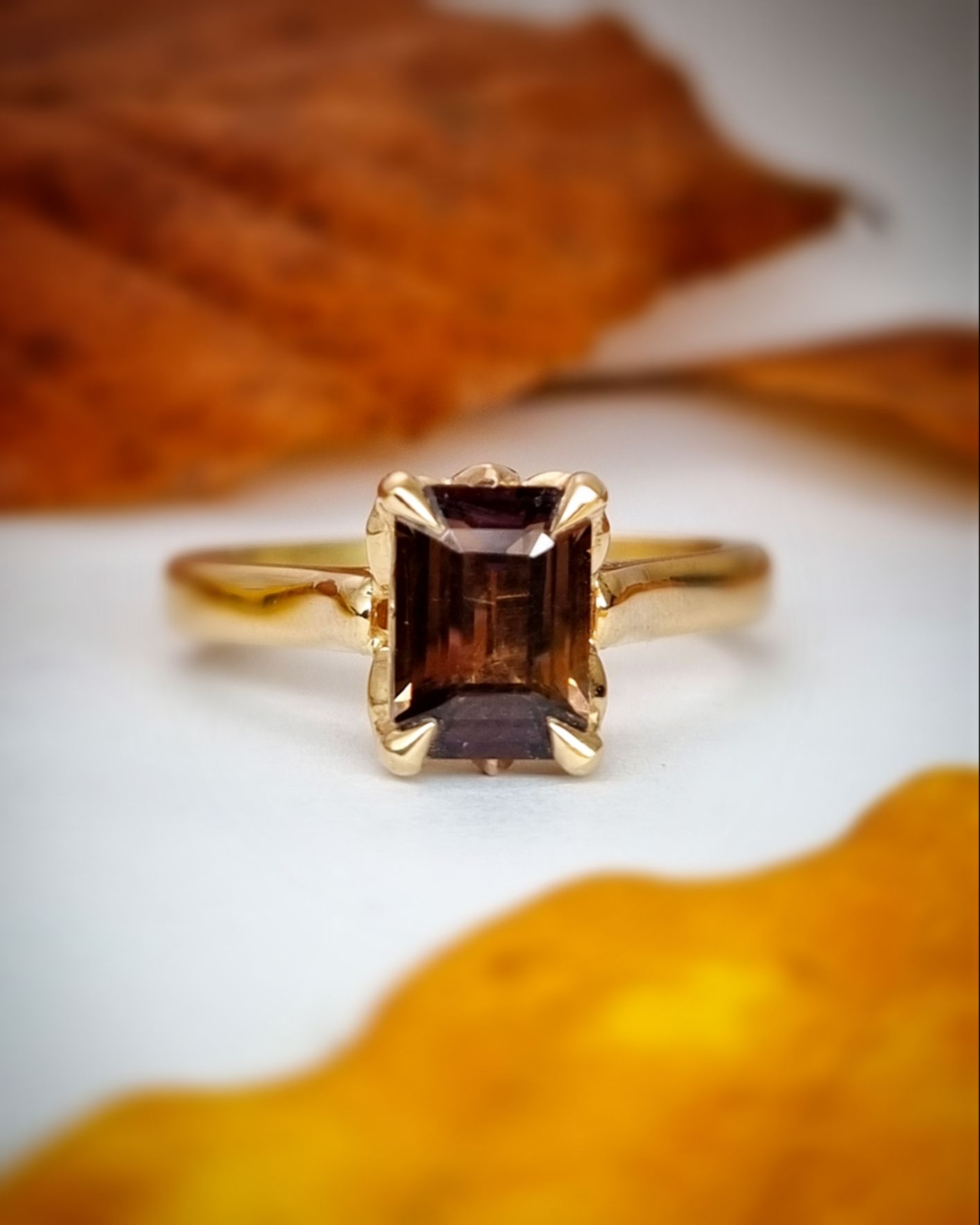 Solitär med kaffebrun Safir 2.06 carat