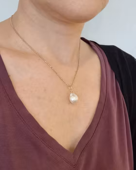 Söderhavspärla med Safir - hänge i 18K