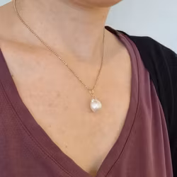 Söderhavspärla med Safir - hänge i 18K