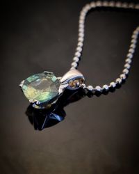Safirhänge 2,06 ct - 18K vitguld
