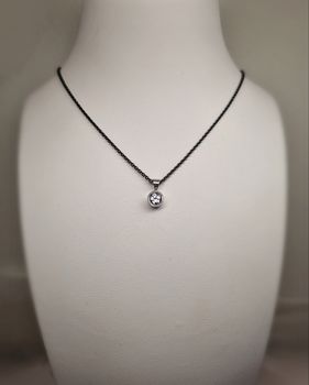 Lavendelfärgad Safir - hänge i 18K vitguld