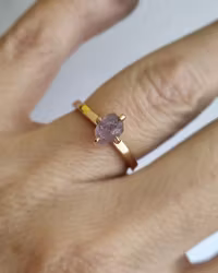 Precious Raw - Solitär med lilarosa råsafir