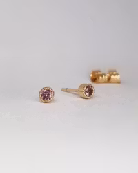 Studs med antikrosa Spineller fairtrade - örhängen i 18K