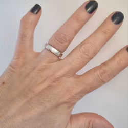 Rustic - slät ring med rå yta 4,5 mm