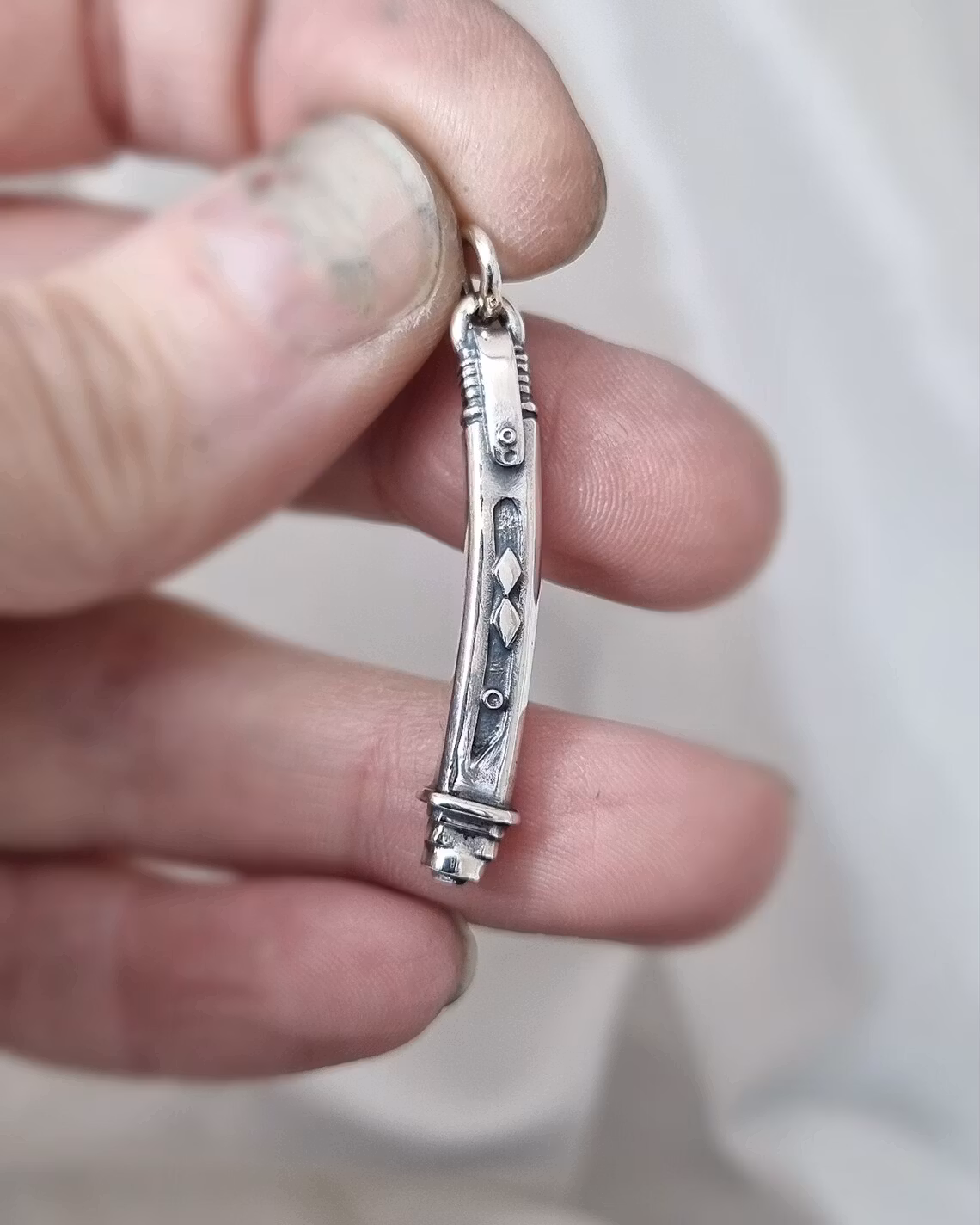 Ahsoka Tanos's Ljussablar - hängsmycke i silver