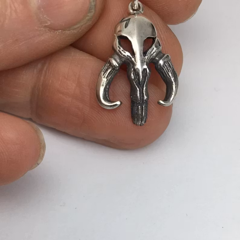 Mythosaur scull - hängsmycke i silver