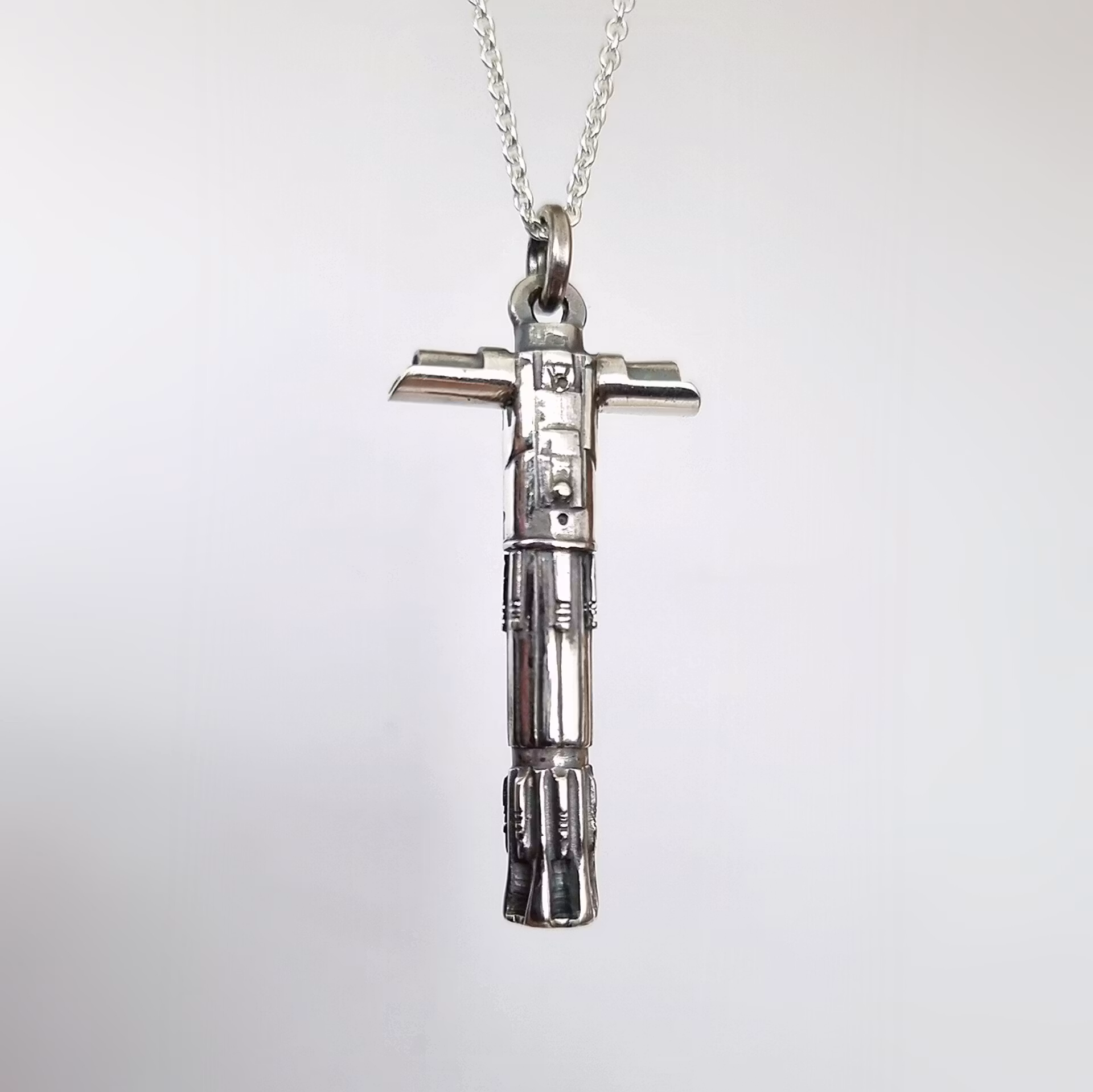 Kylo Ren's lightsaber - hängsmycke i silver