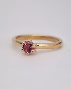 Precious six med rosa Safir - solitär i 18K guld