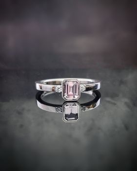 Cotton Candy - 18K vitguldsring med rosa Safir och briljanter