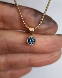 London Blue Topas - hänge i 18K guld