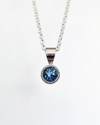 London Blue Topas - hänge i 18K vitt guld