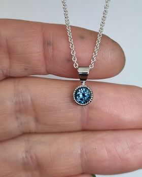 London Blue Topas - hänge i 18K vitt guld