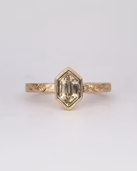 Fawn 'Art Deco' - Solitär i 18K med champagnesafir