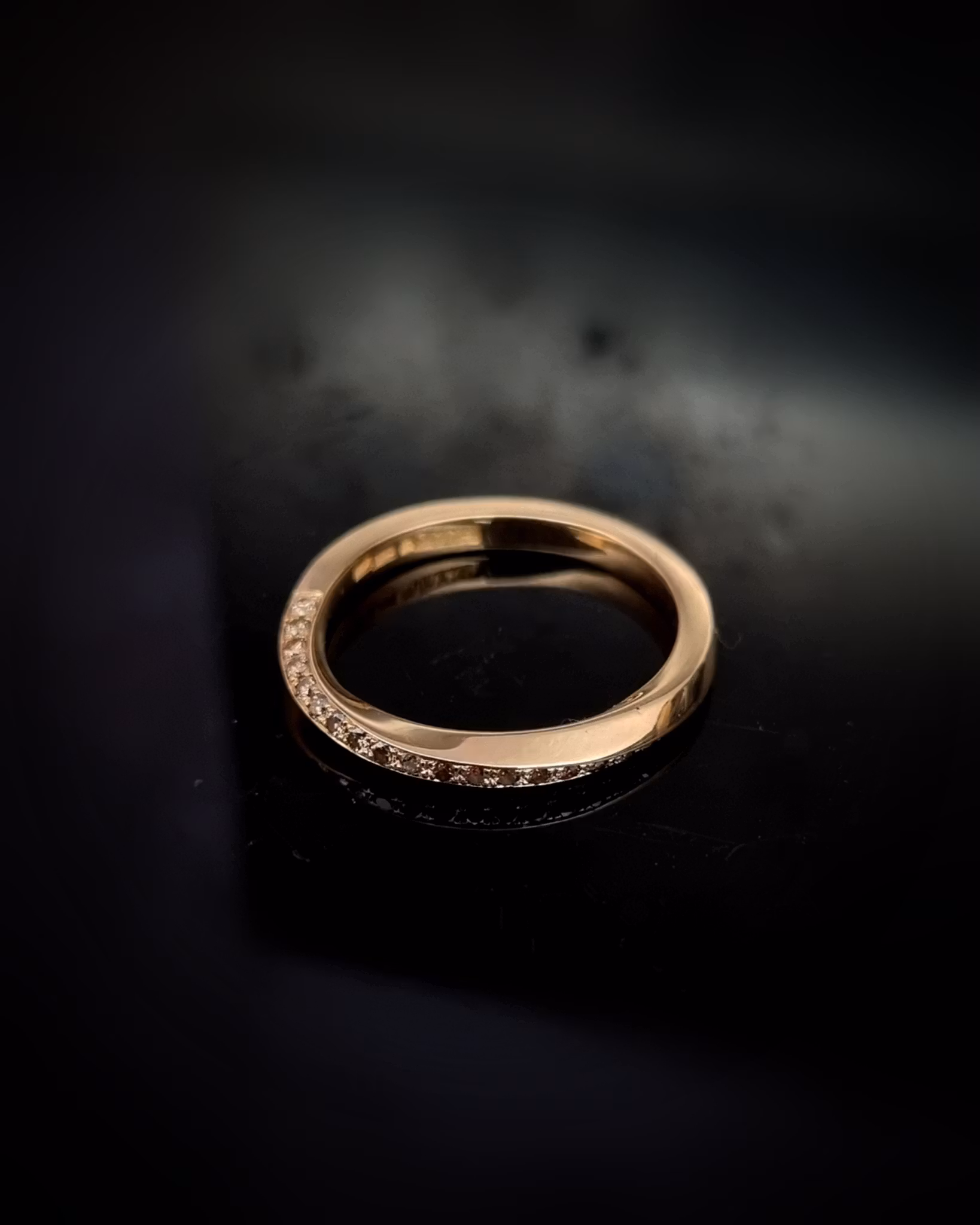 Twist - vriden ring i 18K guld