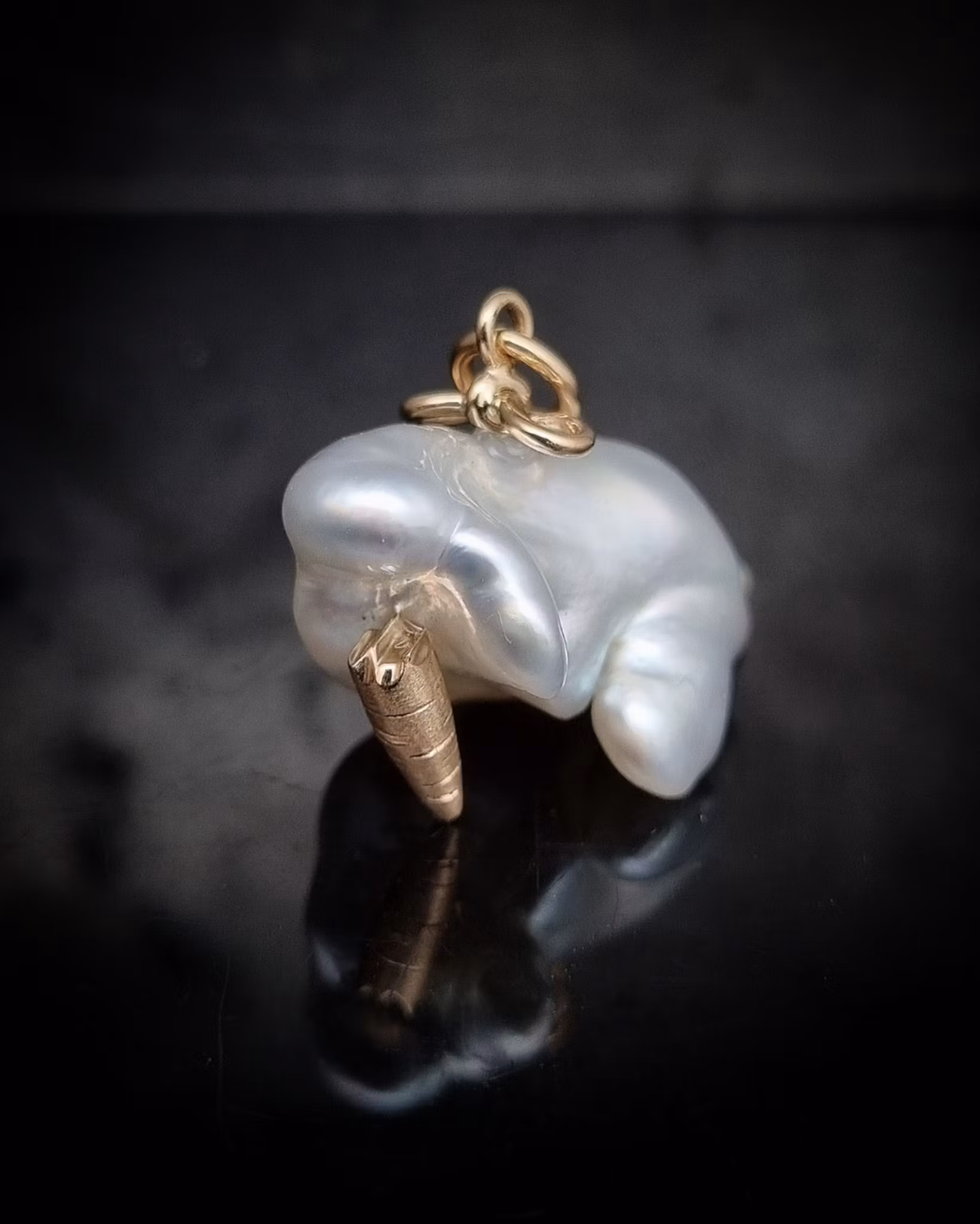 Keshi Bunny - 18K hänge med Söderhavspärla