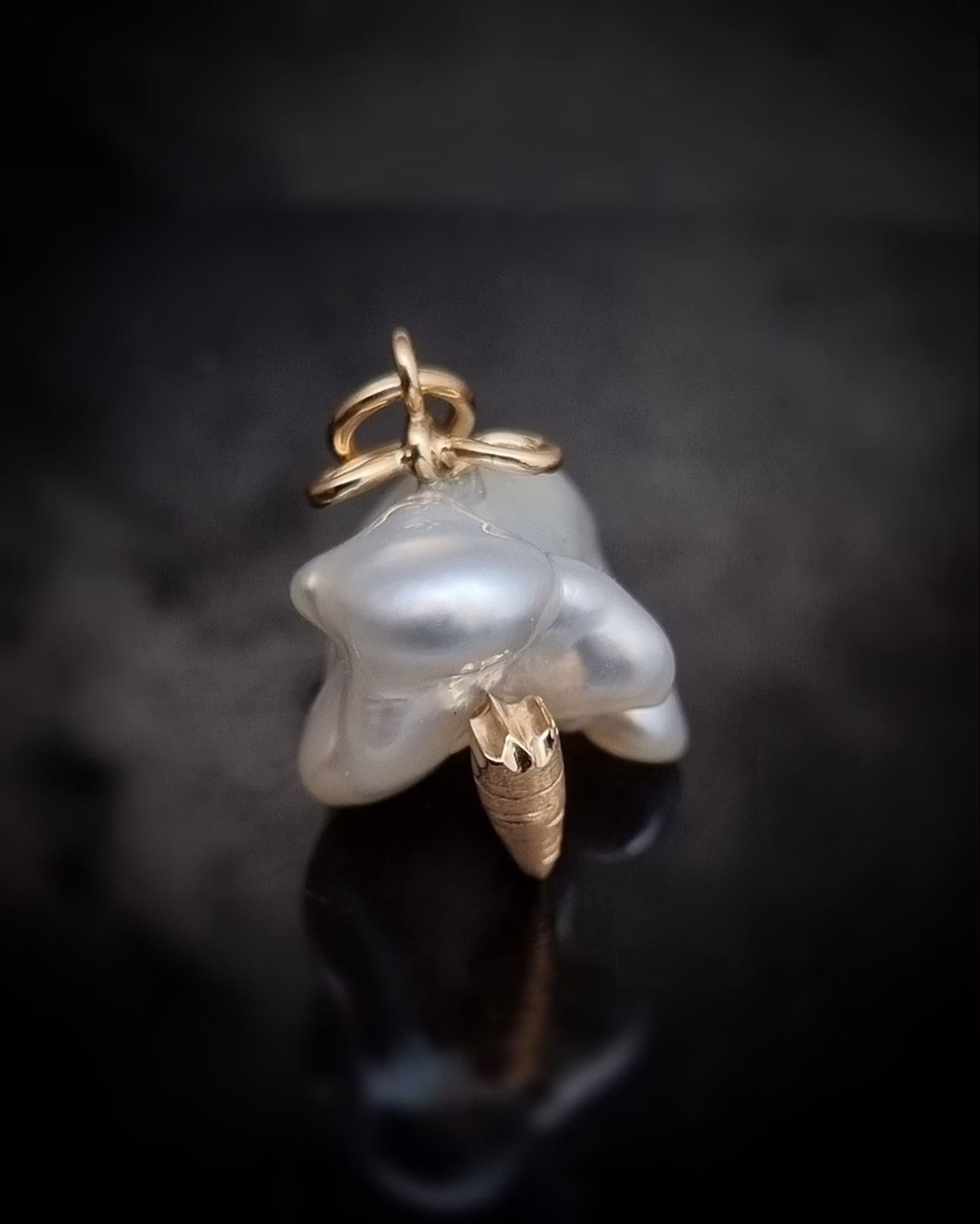 Keshi Bunny - 18K hänge med Söderhavspärla