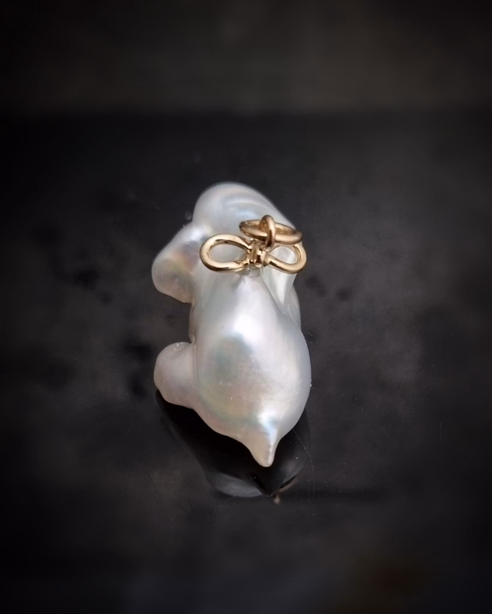Keshi Bunny - 18K hänge med Söderhavspärla