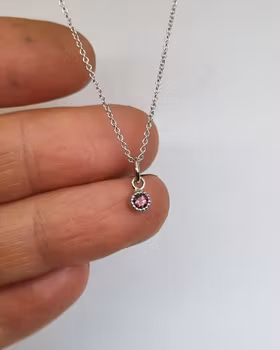 Turmalin "hot pink' - minihänge i 18K vitguld