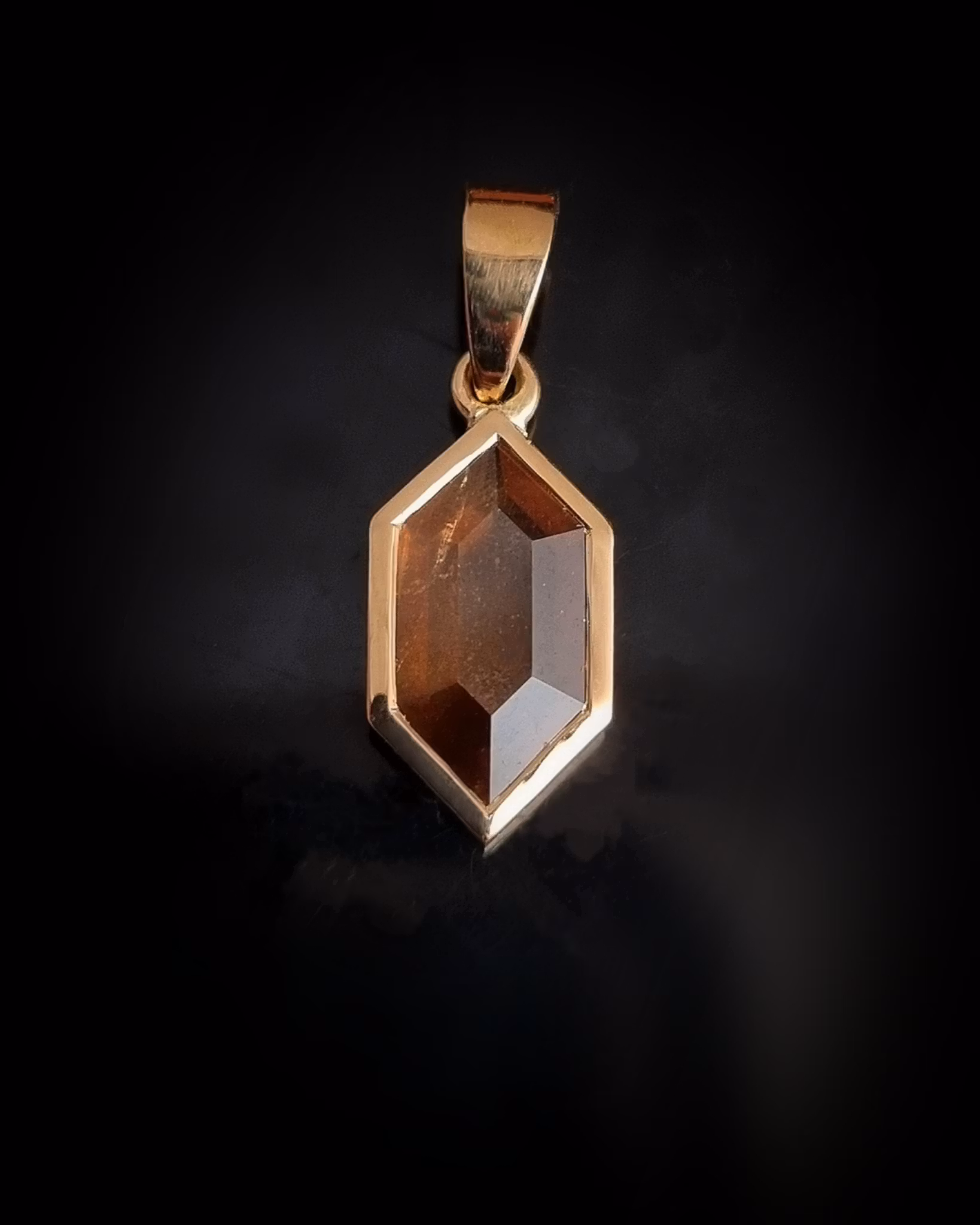 Zelda - Safirhänge i 18K guld