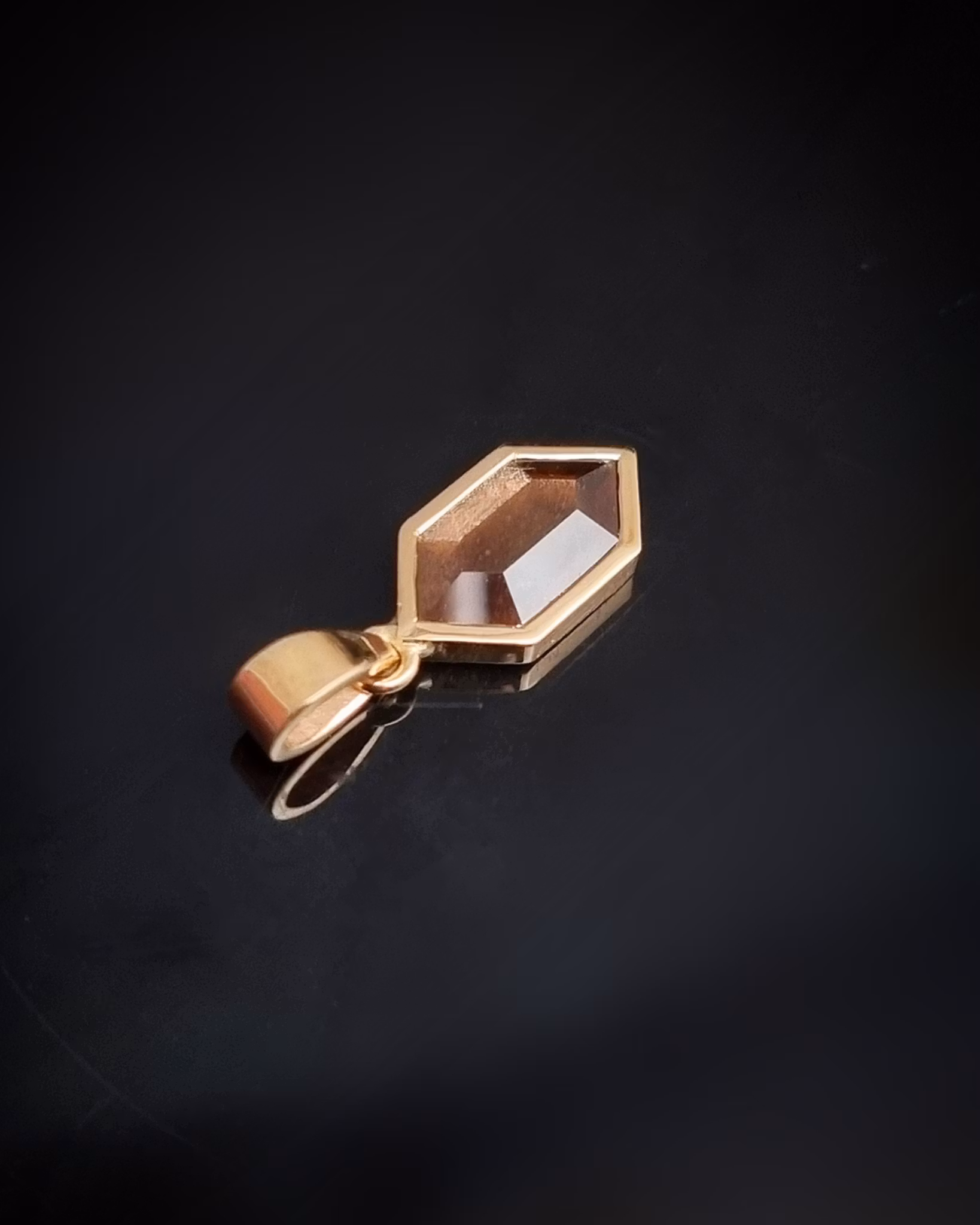 Zelda - Safirhänge i 18K guld