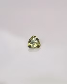 Limegrön Safir 4,6 mm trilliant - 'made by order'