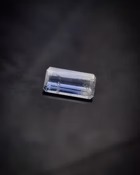 Safir 2,24 ct bicolour smaragdslipad - 'made by order'