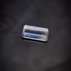 Safir 2,24 ct bicolour smaragdslipad - 'made by order'