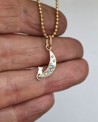 Cat(ch) the moon - diamanthänge i 18K guld