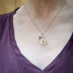 Fjäril på ring med coffeediamant 0,35 ct - hänge i 18K guld