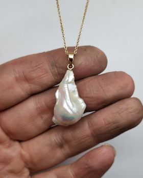 Barock Sötvattenspärla - hänge i 18K guld