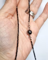 Svartgnister 18,4 ct- Diamantcollier 45 cm