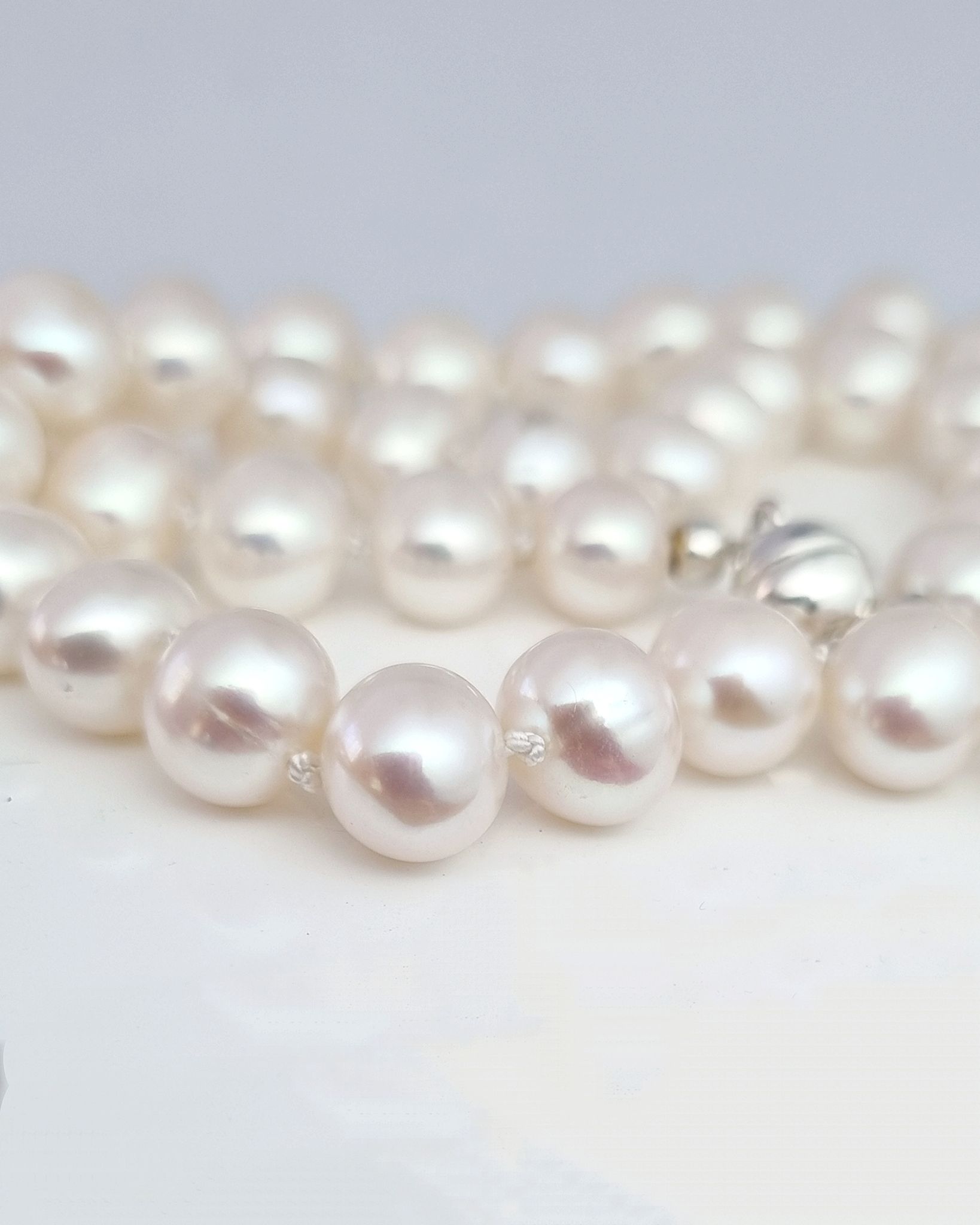 Klassiska gräddvita Sötvattenspärlor 9,5-10 mm - collier 44 cm
