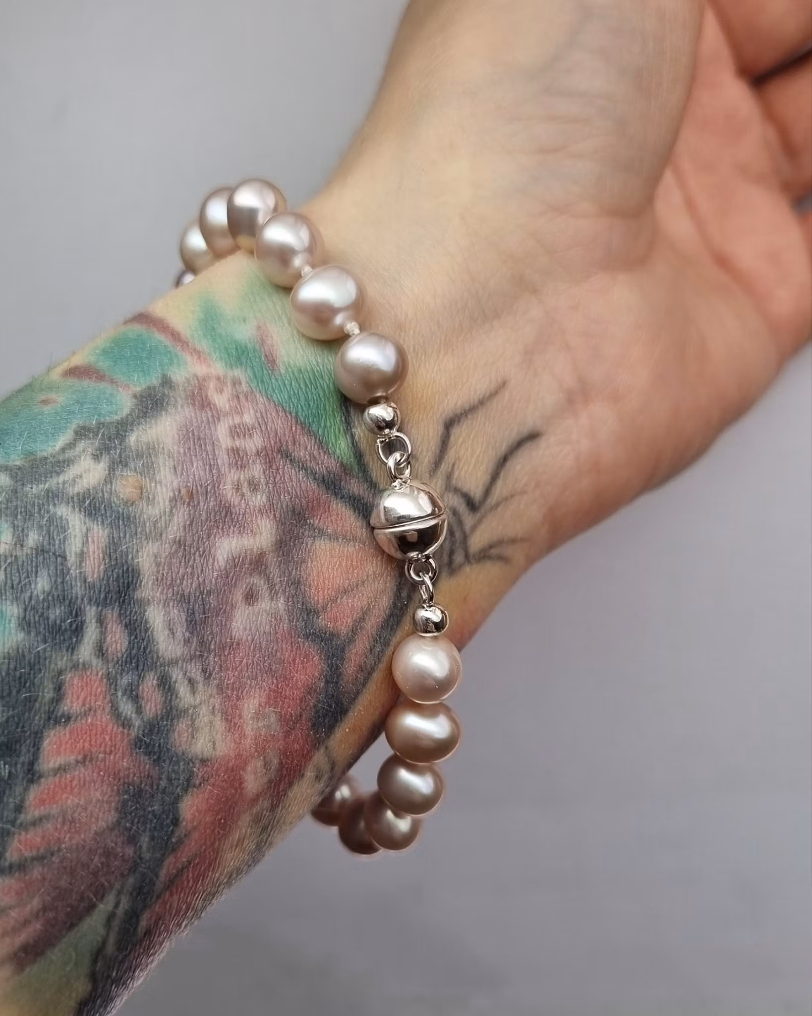 Naturligt ljust askrosa Sötvattenspärlor - armband 18-20 cm