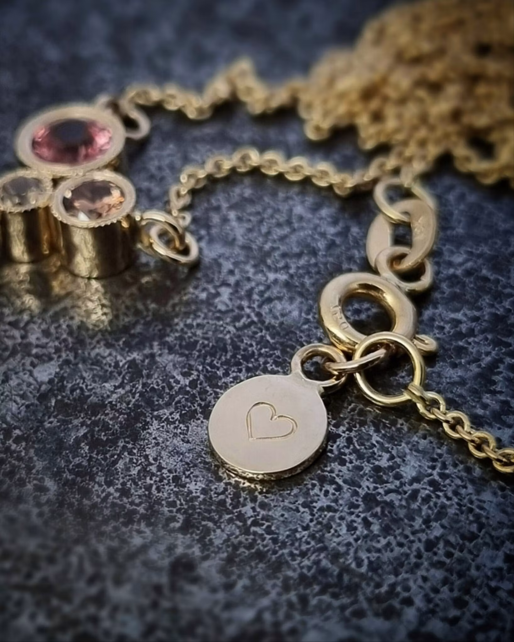 Halsband med Safirer i 18K guld