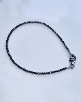 Gnistrigt svart Diamantarmband - till 20 cm