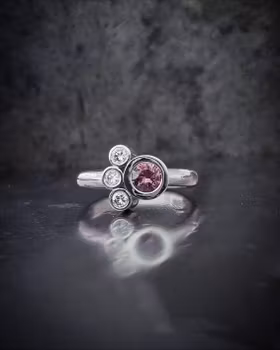 Safir & diamantring 18K vitguld & Safircollier ljusgrönt