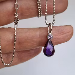 Ametist med Spinell - hänge i 18K vitguld